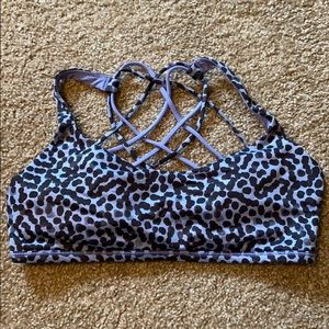 Lululemon sports bra